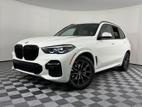 Used 2023 BMW X5 xDrive40i w/ M Sport Package image 1