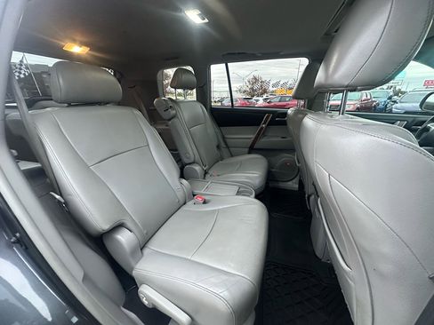 Used 2013 Toyota Highlander Limited image 19