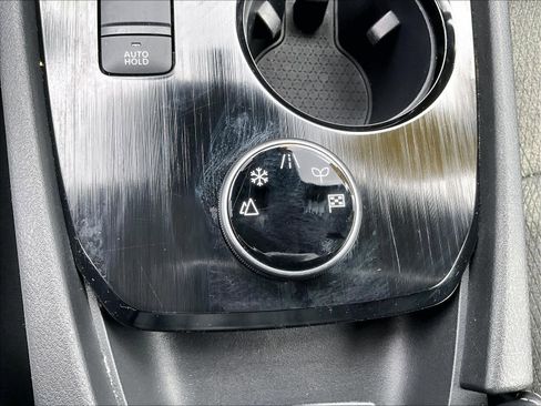 Used 2024 Nissan Rogue SV image 26