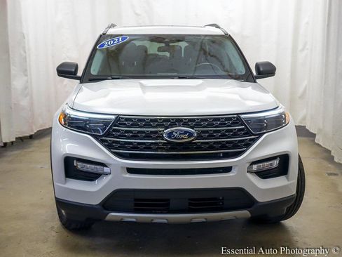 Certified 2021 Ford Explorer XLT w/ Equipment Group 202A image 5