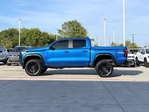 Used 2023 Chevrolet Colorado Trail Boss w/ Technology Package AWD/4WD image 3