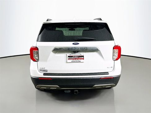 Used 2020 Ford Explorer XLT w/ Equipment Group 202A image 6