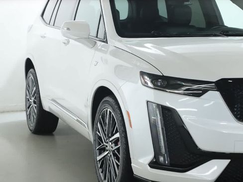 Used 2025 Cadillac XT6 Sport AWD/4WD image 8