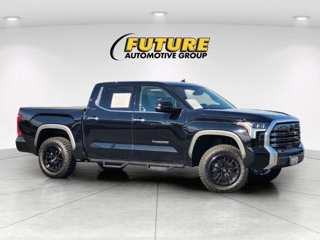 Used 2025 Toyota Tundra Limited AWD/4WD image 1