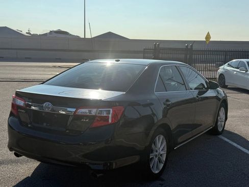 Used 2012 Toyota Camry XLE image 3