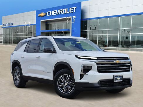 Certified 2026 Chevrolet Traverse LT w/ Driver Confidence Package image 1