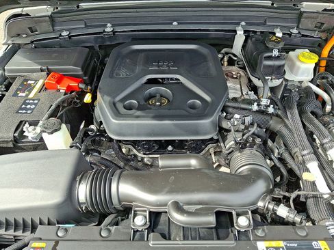 Used 2023 Jeep Wrangler Unlimited Sahara image 27