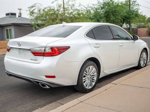 Used 2017 Lexus ES 350 w/ Accessory Package FWD image 5