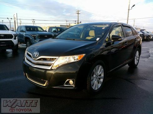 Used 2015 Toyota Venza LE image 4