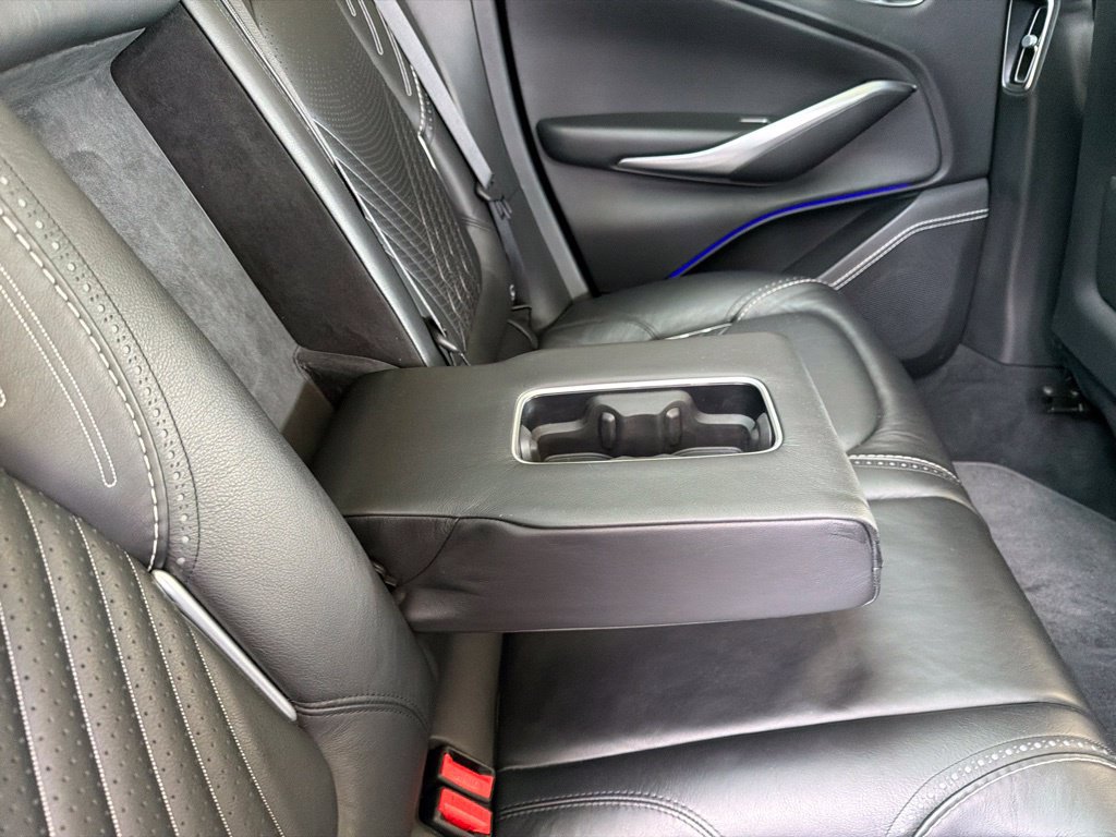 Used 2021 Aston Martin DBX AWD/4WD image 39