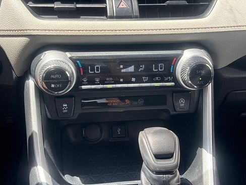 Used 2021 Toyota RAV4 XLE FWD image 13