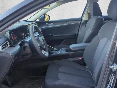 Used 2024 Kia K5 LXS image 9