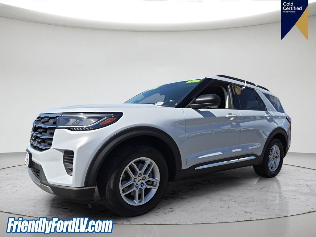 Certified 2025 Ford Explorer Active RWD image 2