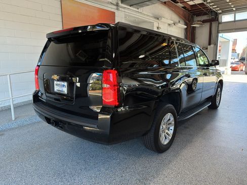 Used 2020 Chevrolet Suburban LT image 4