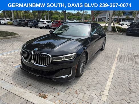 Used 2022 BMW ALPINA B7 xDrive AWD/4WD image 2