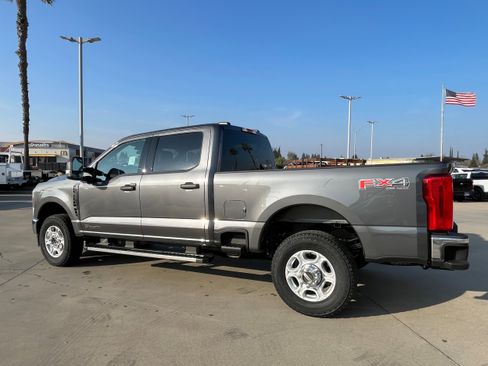 New 2026 Ford F350 XLT w/ FX4 Off-Road Package AWD/4WD image 2