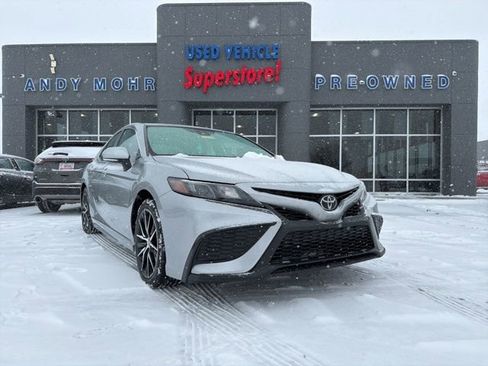 Used 2023 Toyota Camry SE image 1