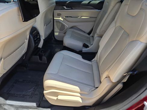 Used 2023 Jeep Grand Cherokee L Limited w/ Rear Seat Video Group I AWD/4WD image 12