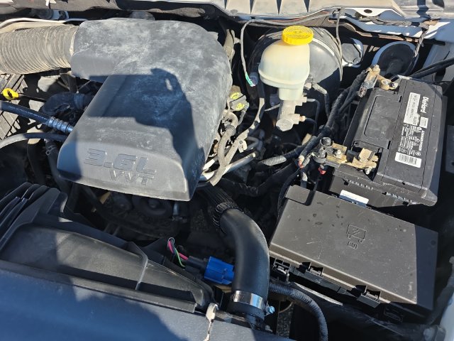 Used 2018 RAM 1500 Classic SLT RWD image 29