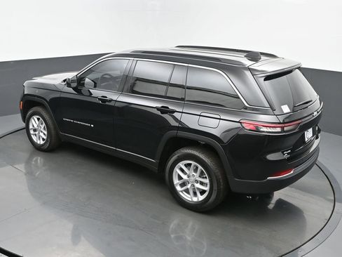 New 2025 Jeep Grand Cherokee Laredo X w/ Luxury Tech Group I image 9