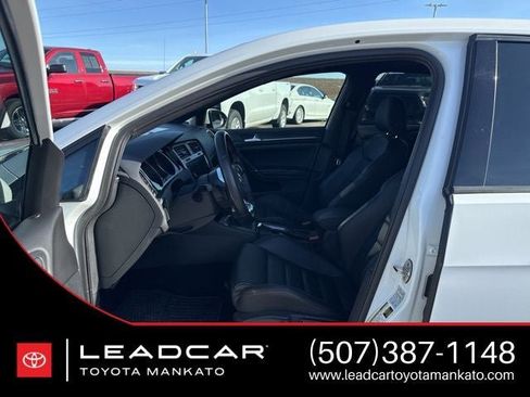 Used 2018 Volkswagen GTI SE image 19