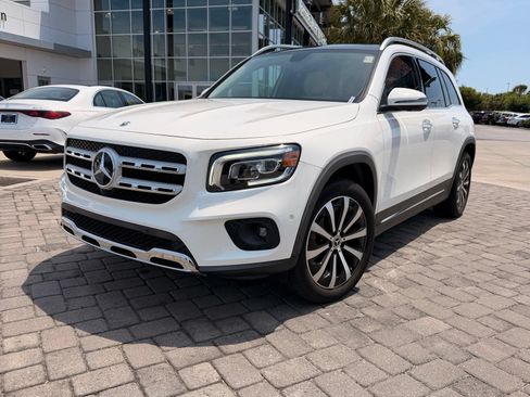 Used 2022 Mercedes-Benz GLB 250 image 1