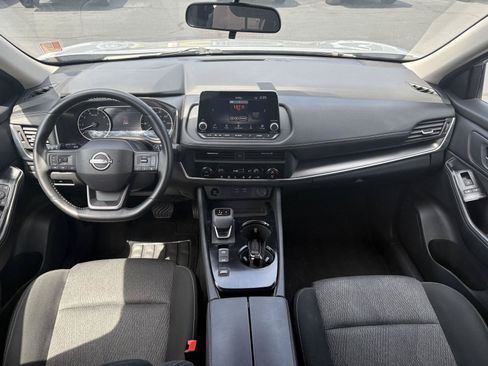 Used 2025 Nissan Rogue SV FWD image 12