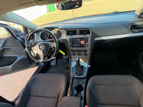 Used 2017 Volkswagen Golf S image 20