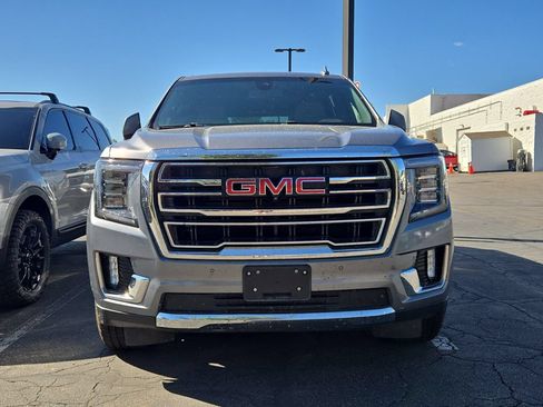 Used 2022 GMC Yukon XL SLT w/ SLT Premium Package AWD/4WD image 2