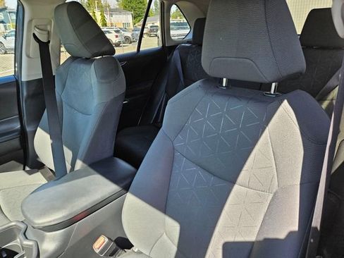 Used 2024 Toyota RAV4 XLE image 27