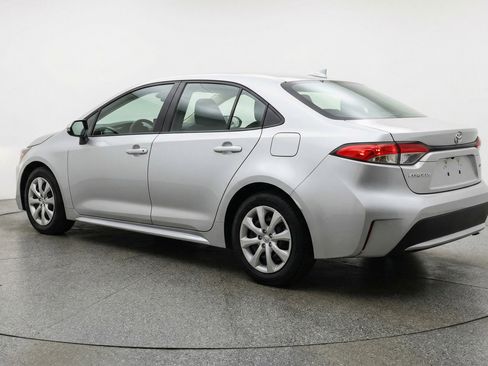 Used 2025 Toyota Corolla LE image 6