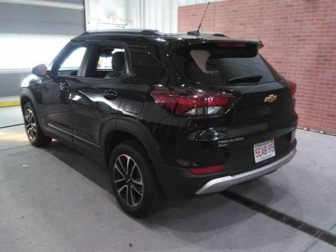 Used 2025 Chevrolet TrailBlazer LT AWD/4WD image 5