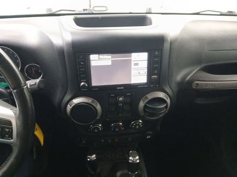 Used 2017 Jeep Wrangler Freedom Edition image 9