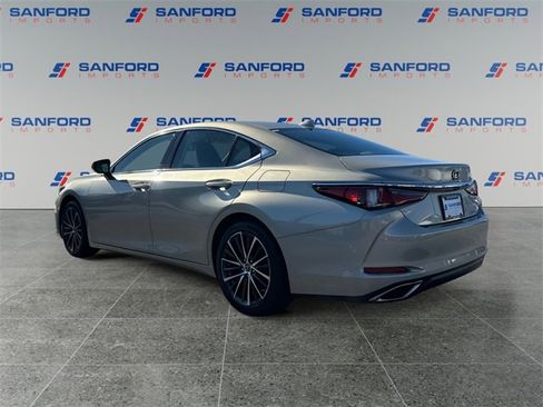Used 2022 Lexus ES 350 w/ Premium Package image 3