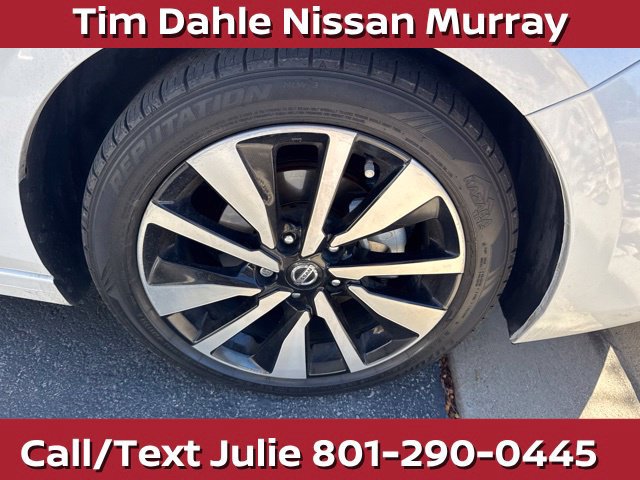 Used 2023 Nissan Sentra SV w/ SV Premium Package FWD image 5
