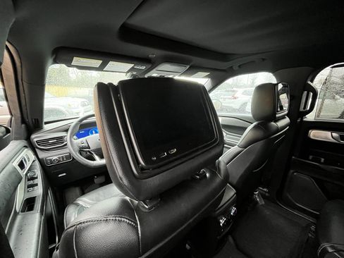 Used 2020 Ford Explorer ST w/ Premium Technology Package image 19
