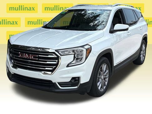 Used 2022 GMC Terrain SLT w/ Tech Package FWD image 12
