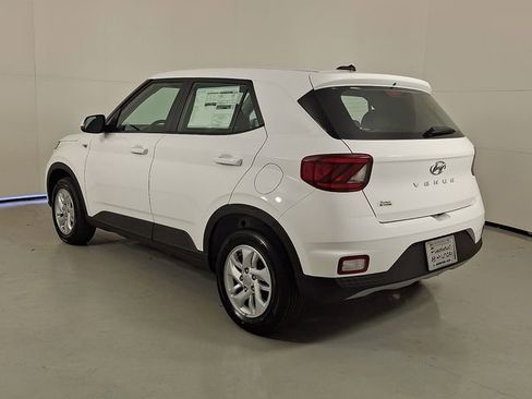 New 2026 Hyundai Venue SE FWD image 4