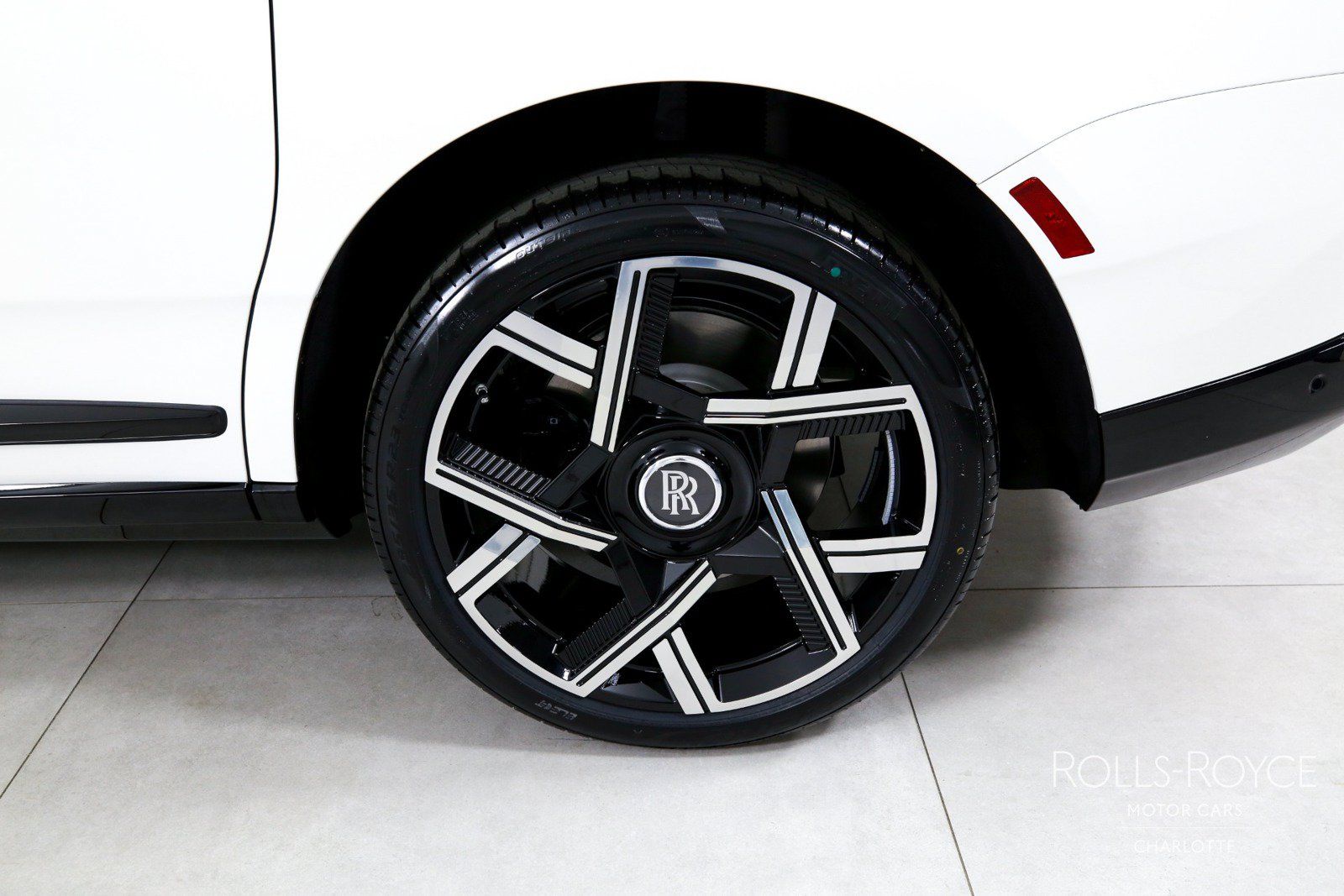 Used 2026 Rolls-Royce Cullinan AWD/4WD image 43
