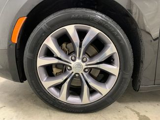 Used 2020 Chrysler Pacifica Limited w/ Tire & Wheel Group FWD video 2