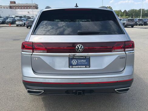 Certified 2024 Volkswagen Atlas SE w/ Panoramic Sunroof Package AWD/4WD image 5