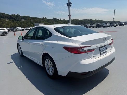 Used 2025 Toyota Camry LE FWD image 5