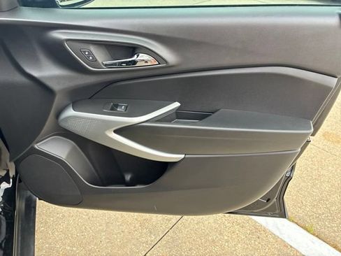 Used 2025 Chevrolet Trax RS w/ Driver Confidence Package FWD image 13