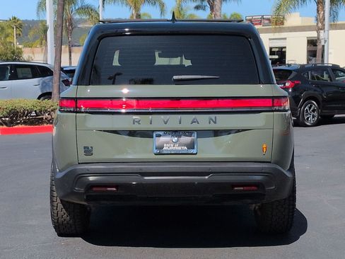 Used 2026 Rivian R1S Premium AWD/4WD image 9