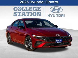Used 2025 Hyundai Elantra Sport FWD video 1