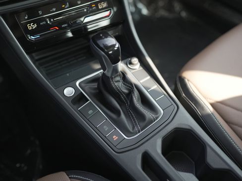 New 2025 Volkswagen Jetta SEL image 15