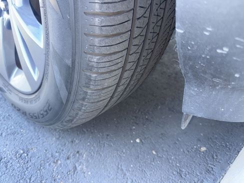 Used 2022 Ford Explorer XLT w/ Equipment Group 202A image 14