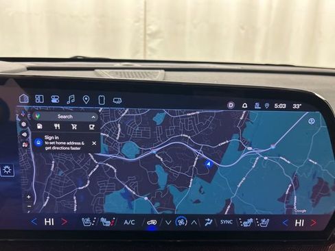 Used 2025 Chevrolet Traverse RS image 18