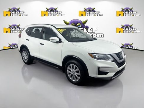 Used 2018 Nissan Rogue S AWD/4WD image 3