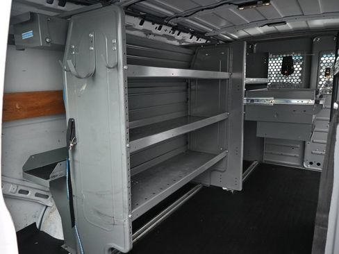 Used 2016 Chevrolet Express 2500 RWD image 11